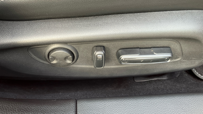 Honda Civic 2.0 eHEV Advance 5dr CVT Hybrid Hatchback